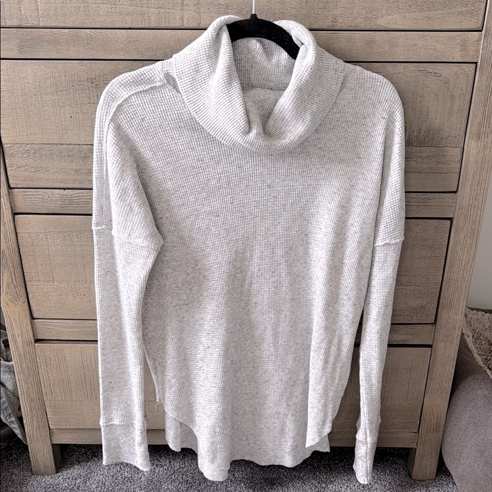 Women's TNA Grey Turtleneck Long sleeve, Small